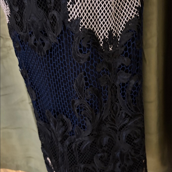 NWT Marchesa Black and Cream Lace Maxi Dress, US4 - Picture 15 of 16